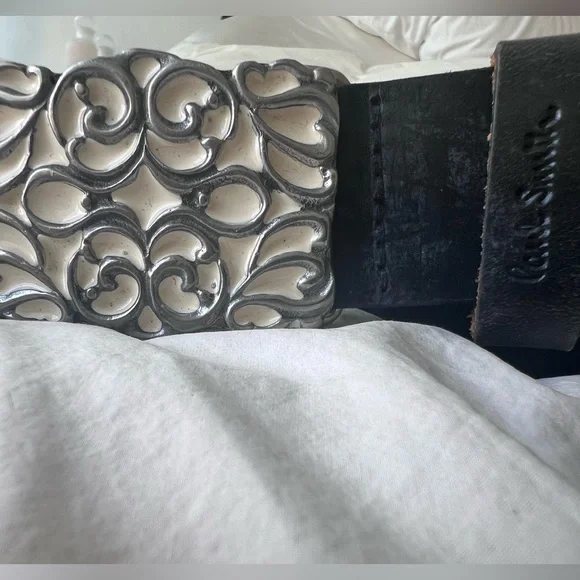 Paul Smith black Leather Belt with white Buckle display picture 1